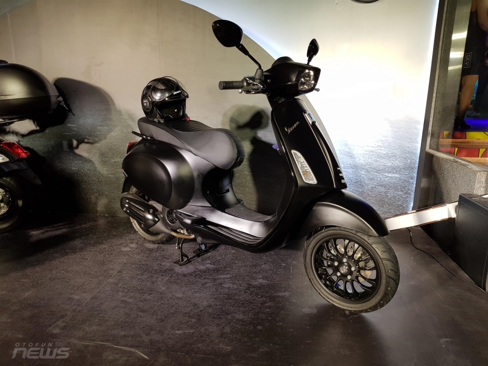 vespa phien ban dac biet 2018 ra mat gia cao nhat 129 trieu