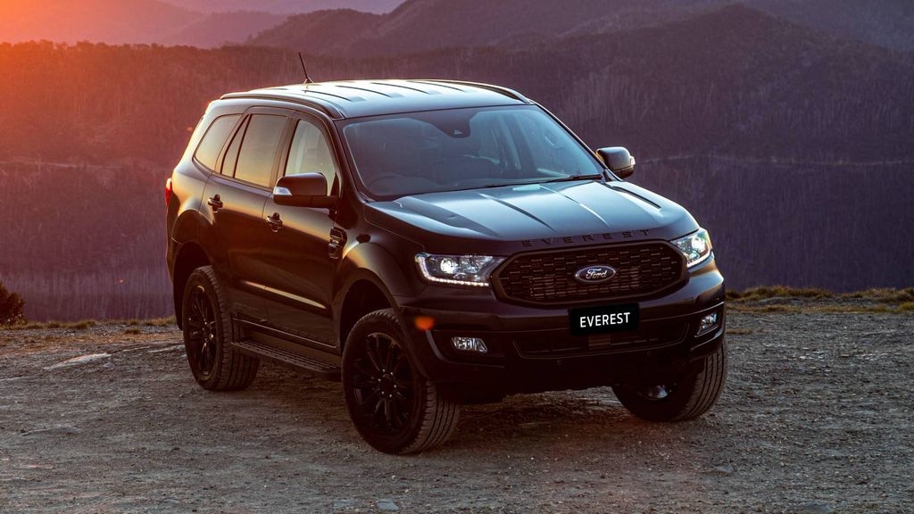 ford everest phien ban the thao chinh thuc lo dien