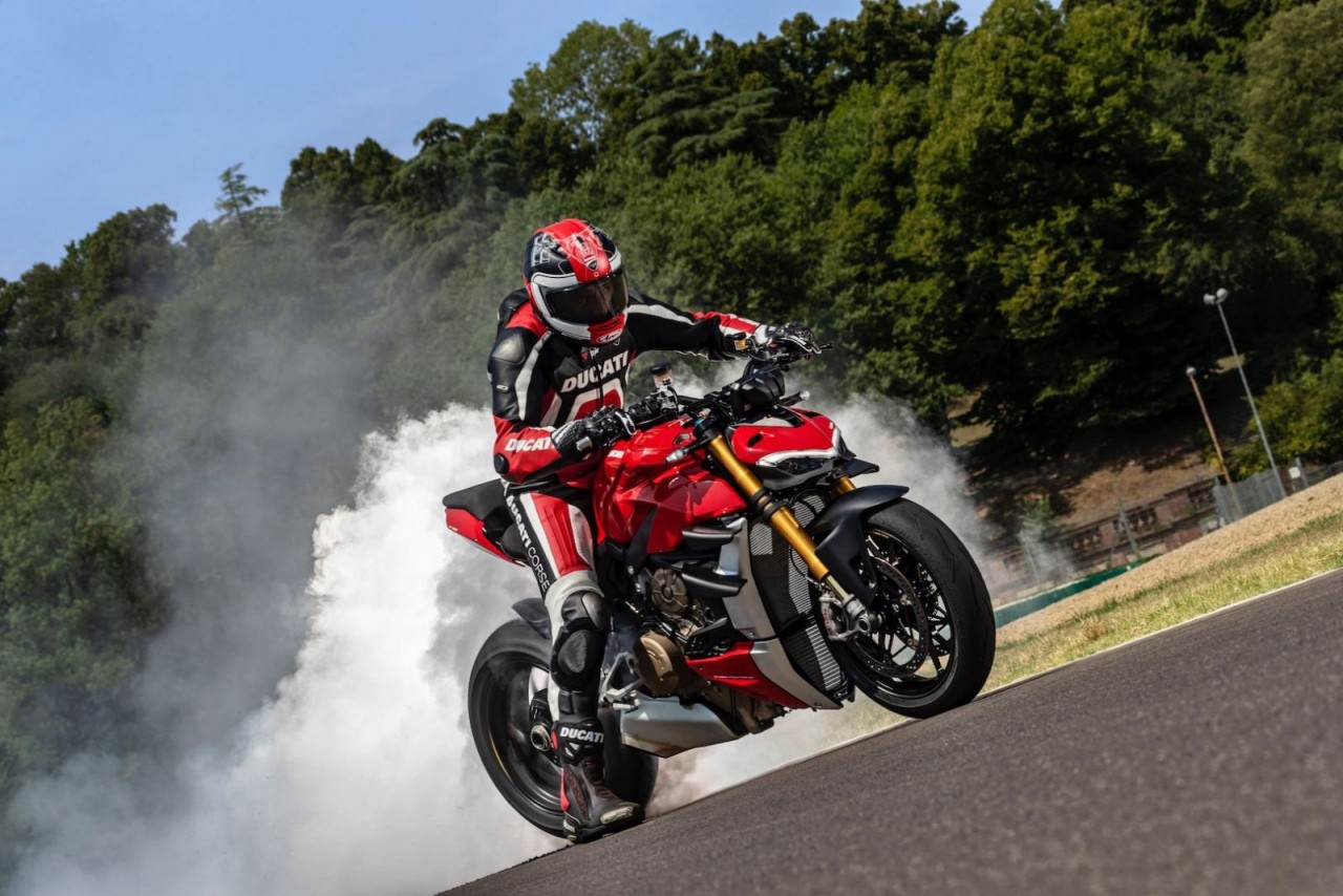 ducati streetfighter v4 moto dep nhat tai trien lam eicma 2019