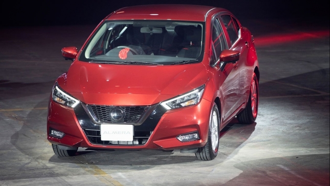 Ra mắt Nissan Sunny thế hệ mới giá bán 383 triệu đồng