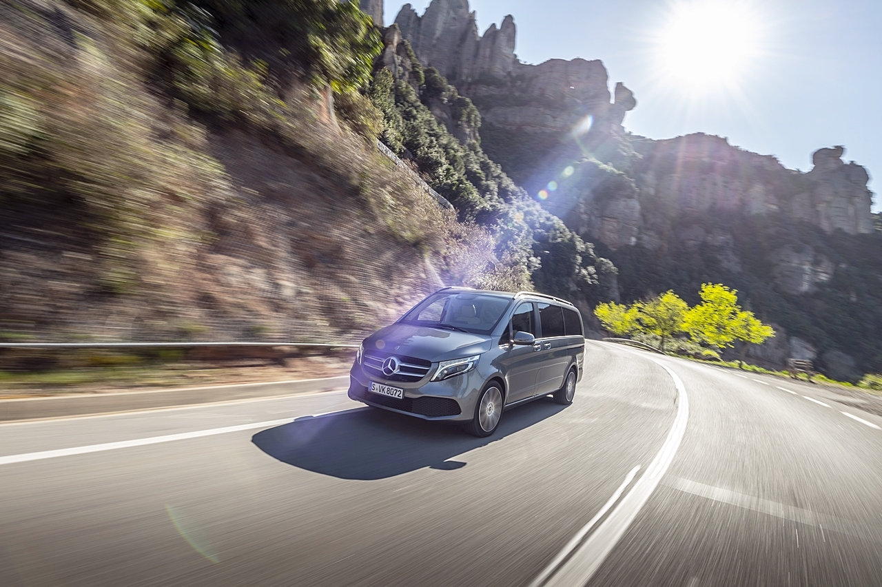 mercedes benz gioi thieu bo doi v class nang cap voi gia 25 ty dong