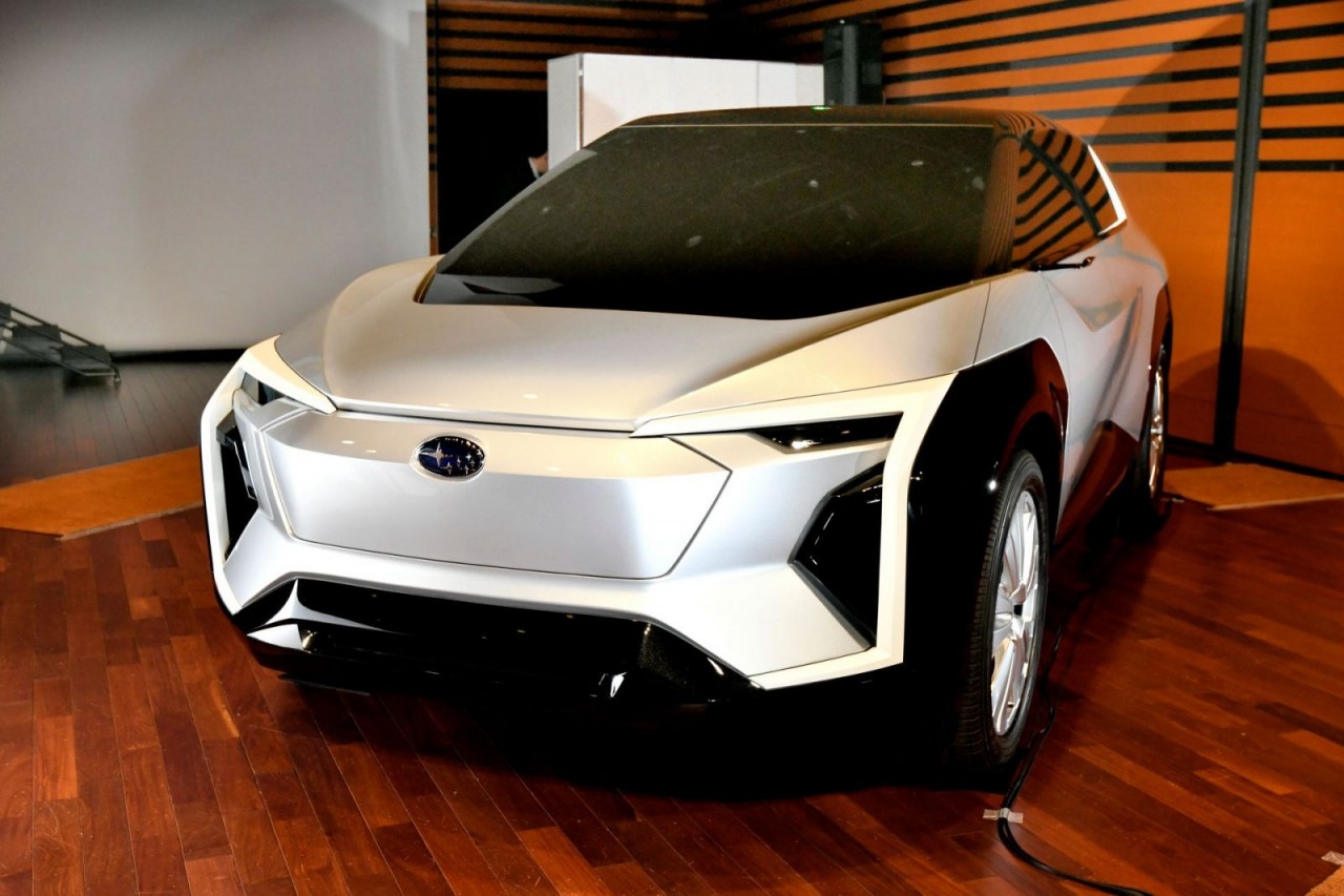 Evoltis 2022 - Xe điện đầu tiên của Subaru