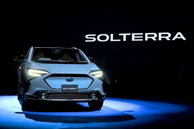 SUV chạy điện Subaru Solterra chính thức ra mắt