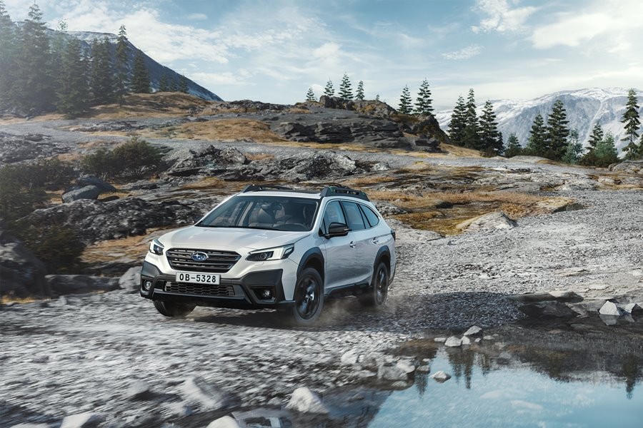 Subaru Outback hoàn toàn mới ra mắt với giá 1,969 tỷ đồng