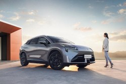 Hãng xe Trung Quốc giới thiệu xe điện đi 1.000 Km với một lần sạc