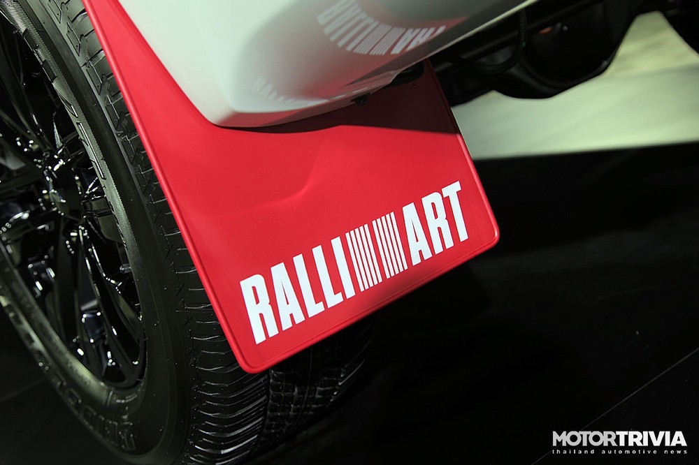Mitsubishi Pajero Sport có thêm phiên bản thể thao Ralliart