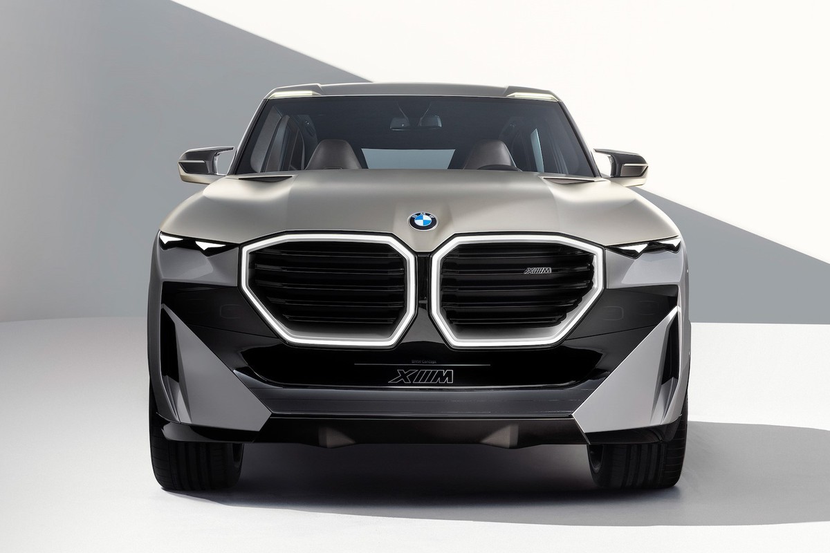 BMW XM sẽ được ra mắt vào năm sau