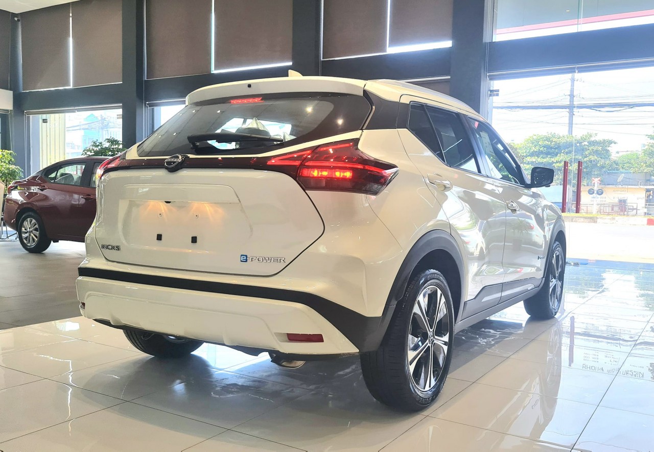 Cận cảnh Nissan Kicks tại đại lý TPHCM