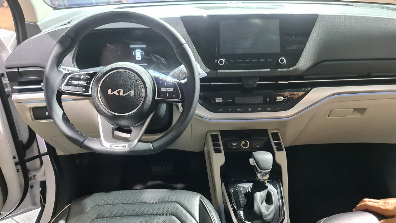 Kia Carens hoàn toàn mới ra mắt tại Việt Nam với 7 phiên bản, giá 619 triệu đồng