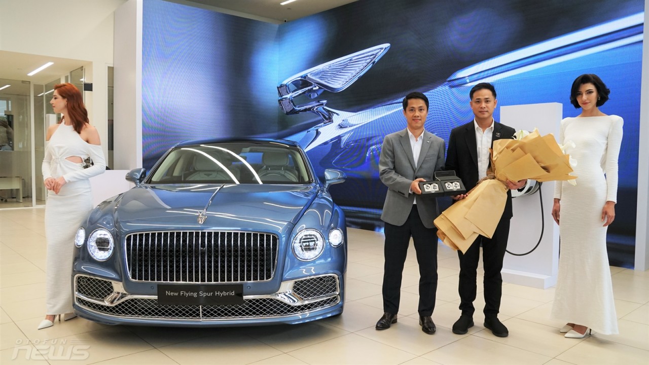 Bentley Flying Spur Hybrid 2023 ra mắt tại Việt Nam với giá từ 16,8 tỉ đồng