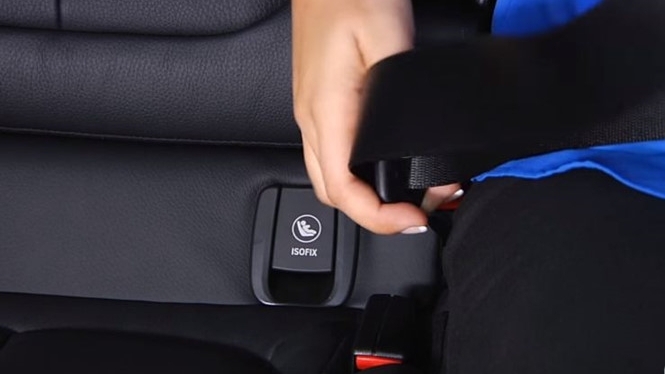 Người ngồi ghế sau ô tô không thắt dây an toàn bị phạt bao nhiêu?