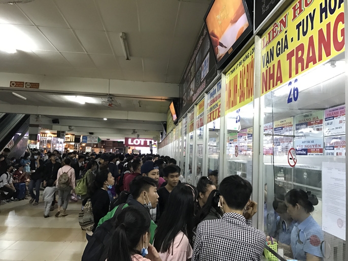 TP Hồ Chí Minh: Giá vé xe Tết tăng đến 60% tp ho chi minh gia ve xe tet tang den 60