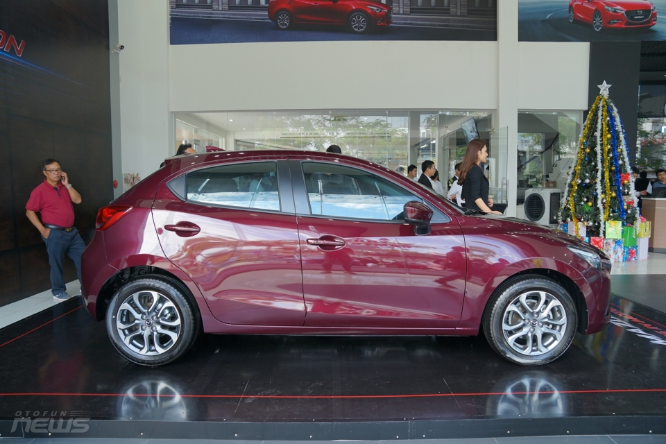 mazda 2 phien ban moi co mat tai tp ho chi minh