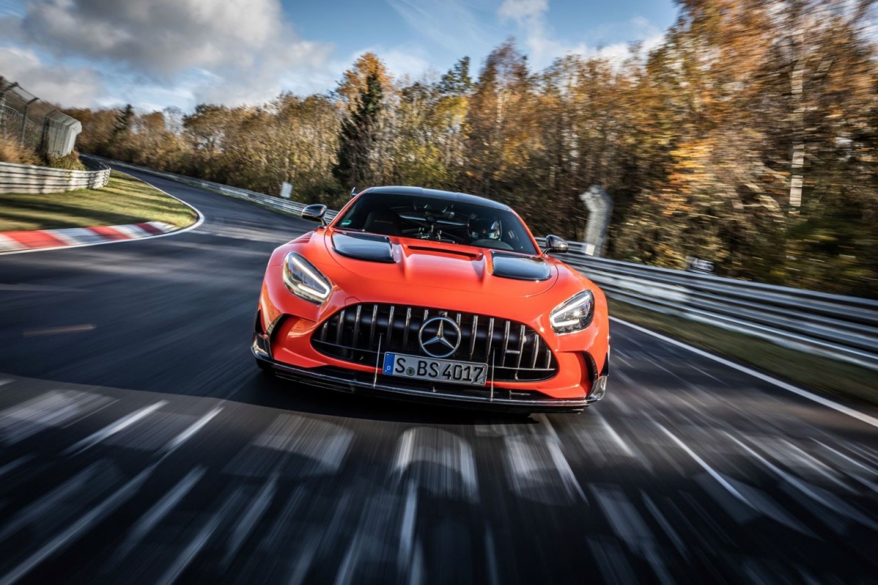 Mercedes AMG GT Black Series 2021 có giá 325.000 USD