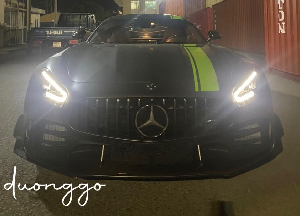 Mercedes-AMG GT R Pro đầu tiên đặt chân tới Việt Nam