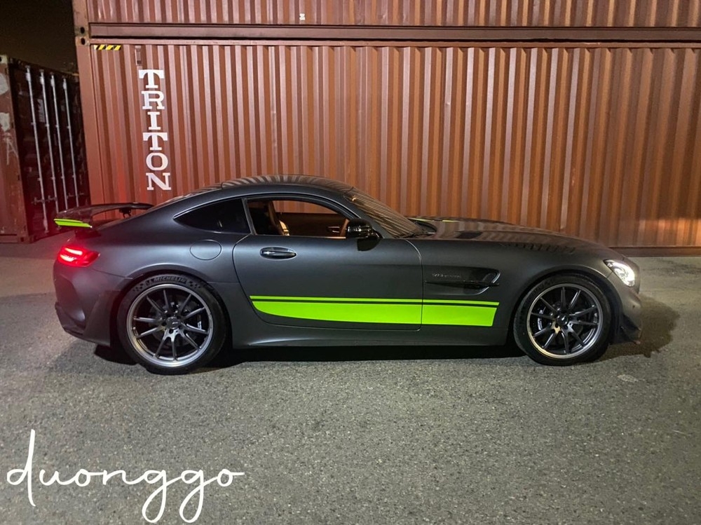 Mercedes-AMG GT R Pro đầu tiên đặt chân tới Việt Nam