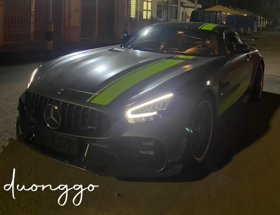 Mercedes-AMG GT R Pro đầu tiên đặt chân tới Việt Nam