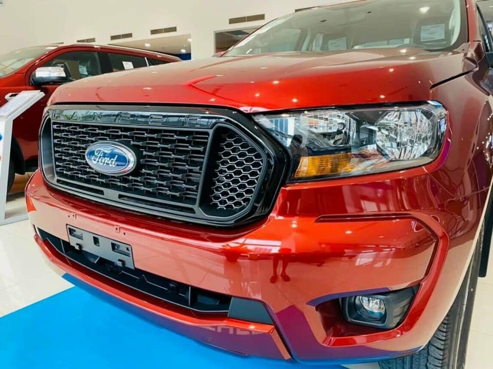 Ford Ranger 2021 phiên bản 'giá rẻ' về đại lý