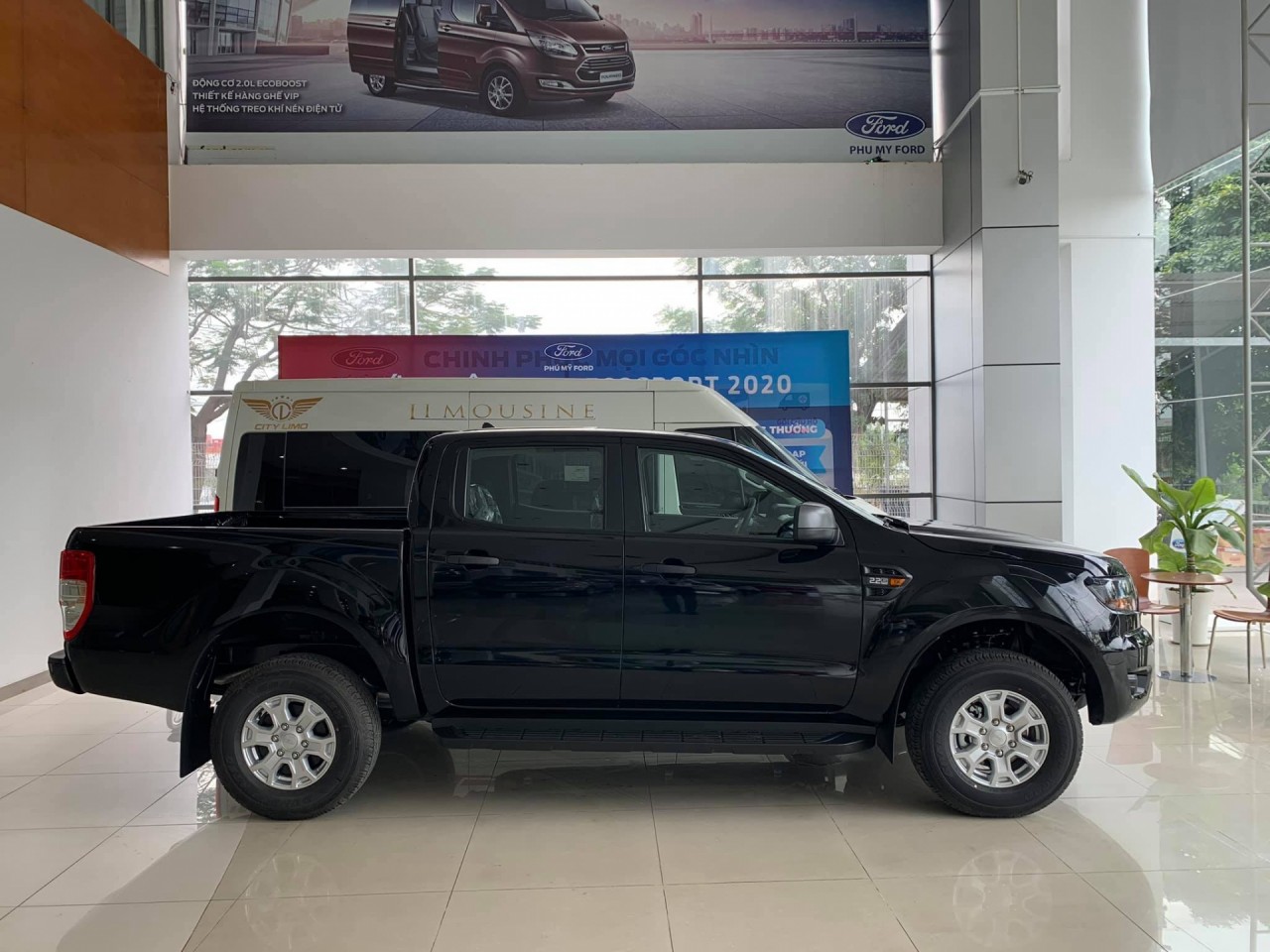 Ford Ranger 2021 phiên bản 'giá rẻ' về đại lý