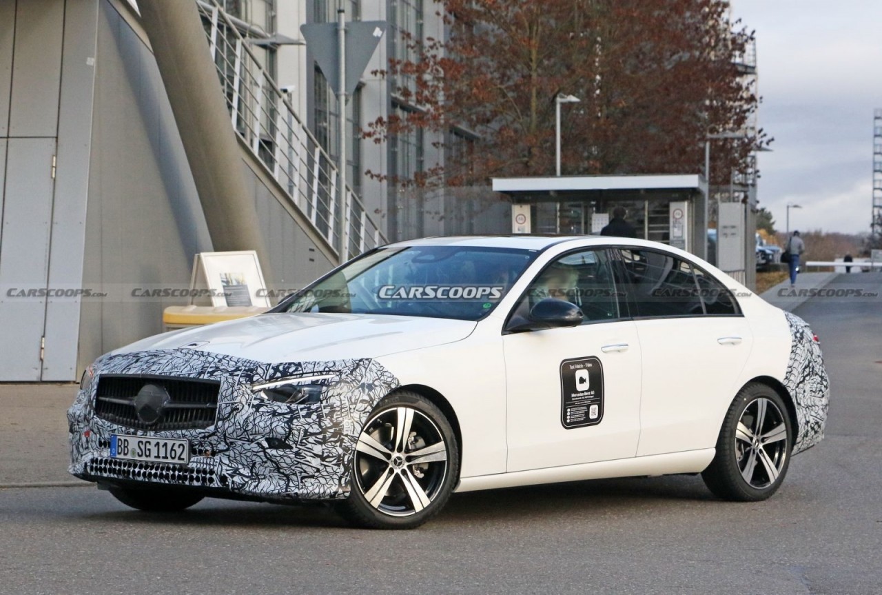 Bắt gặp Mercedes-Benz C-Class 2022 trên duong