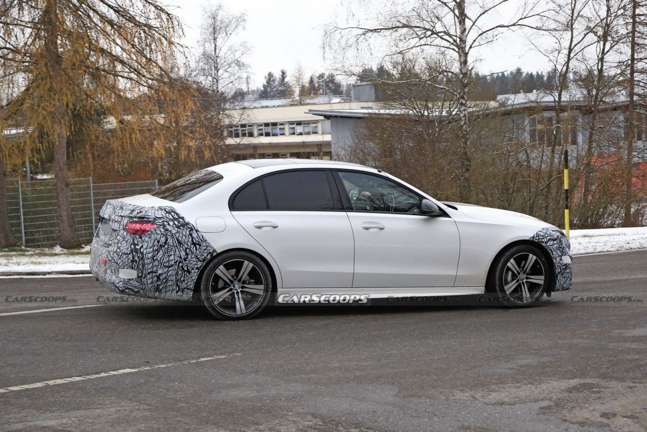 Bắt gặp Mercedes-Benz C-Class 2022 trên đường