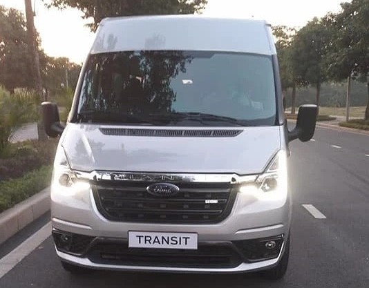 Đại lý nhận đặt cọc Ford Transit 2022