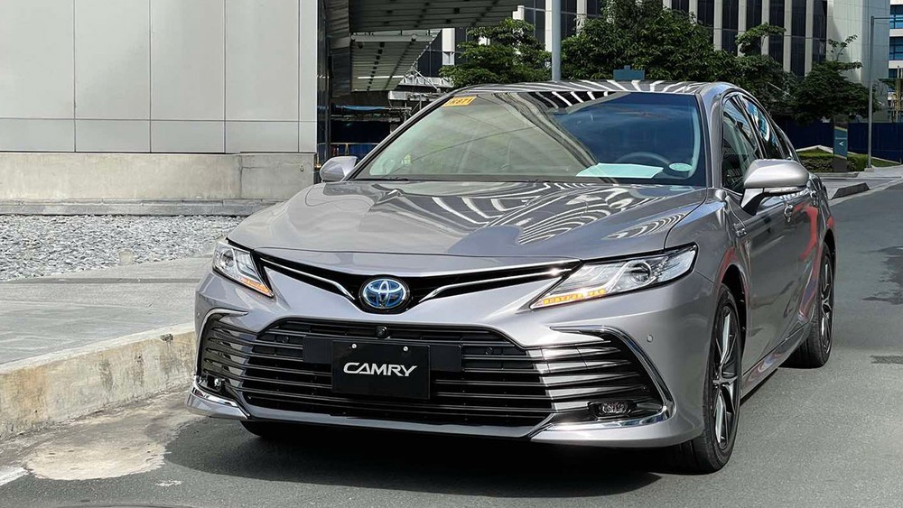 Toyota Camry 2022 ra mắt thị trường Việt Nam, giá từ 1,05 tỷ đồng