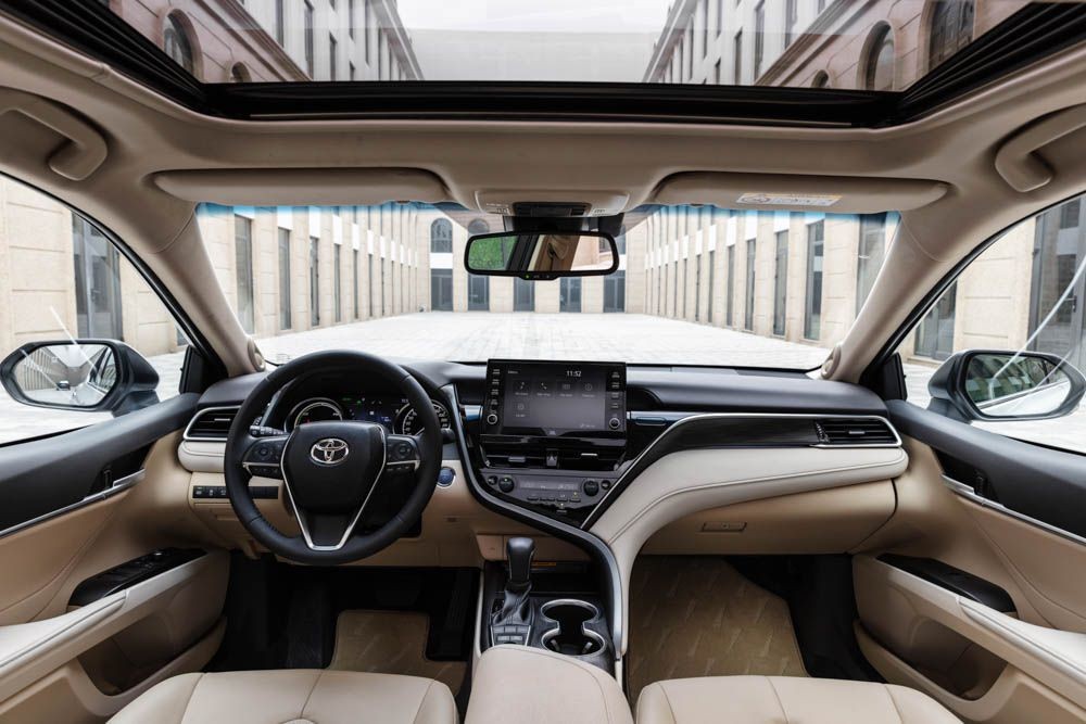 Toyota Camry 2022 ra mắt thị trường Việt Nam, giá từ 1,05 tỷ đồng