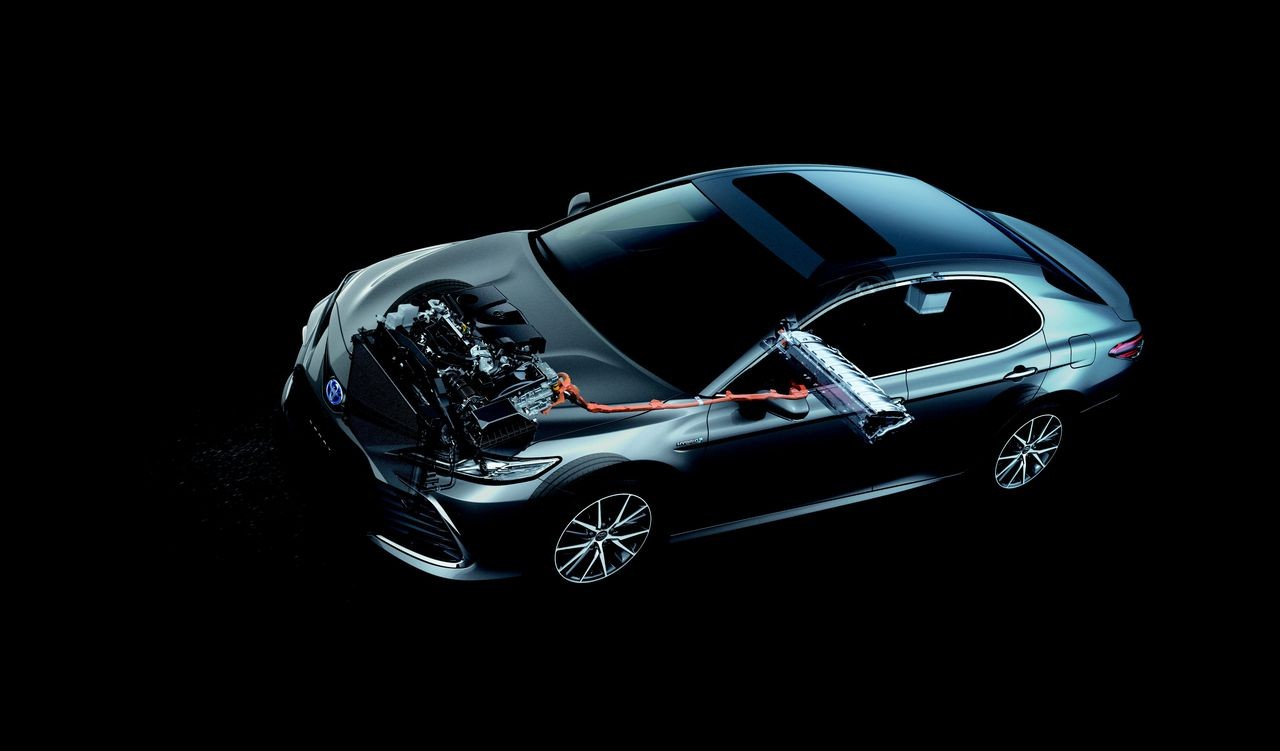 Toyota Camry 2022 ra mắt thị trường Việt Nam, giá từ 1,05 tỷ đồng