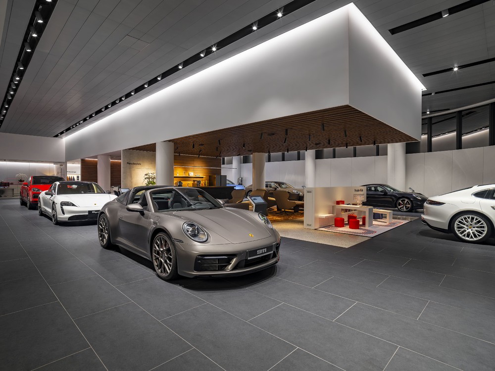 Trung tâm Porsche Sài Gòn đi vào hoạt động