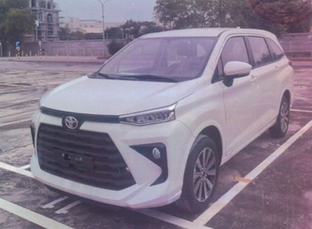 Bắt gặp Toyota Avanza Premio lắp ráp tại Việt Nam