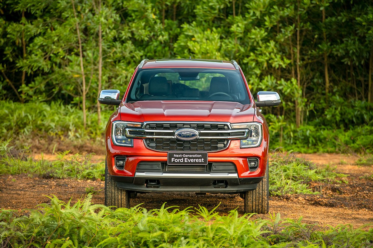 Ford Everest 2023 tăng giá bán tại Việt Nam