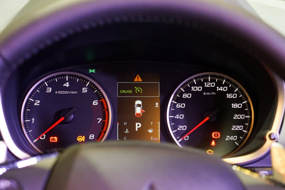 mitsubishi trinh dien eclipse cross 2018 gia nam giua outlander va outlander sport