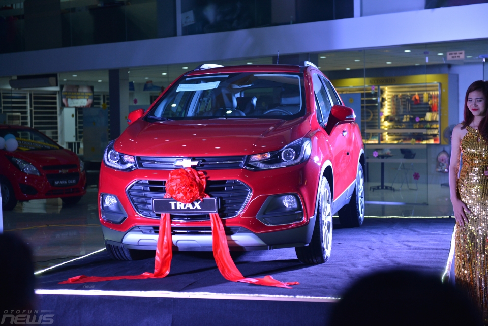 chi tiet chevrolet trax 2017 gia 769 trieu dong vua ra mat tai viet nam