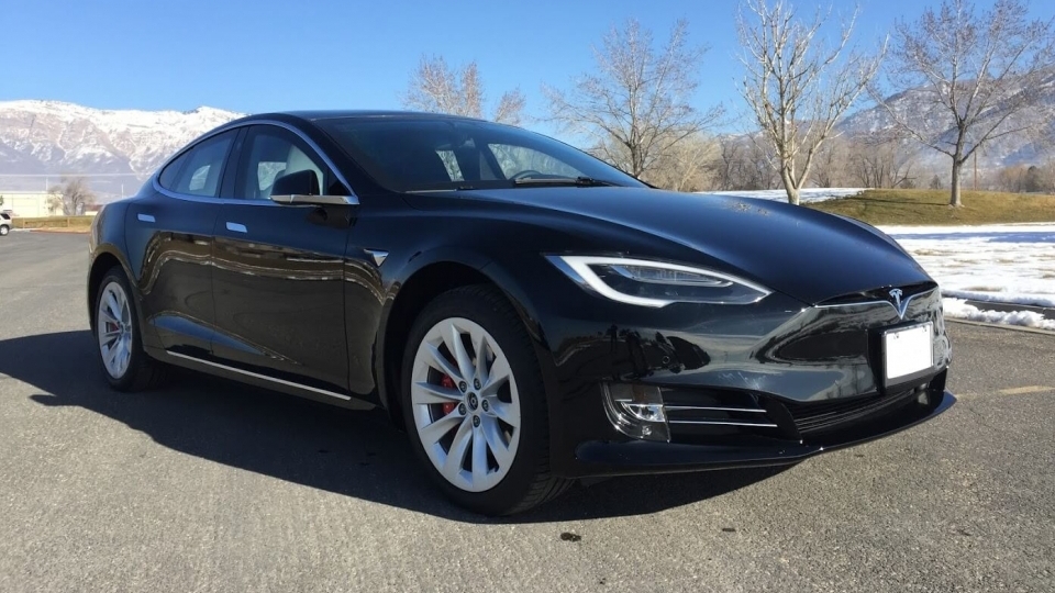 Armormax Tesla Model S P100D: Xe chống đạn nhanh nhất thế giới