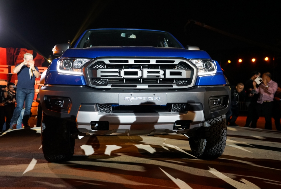 ford ranger raptor bi mat nho tao nen suc hut lon