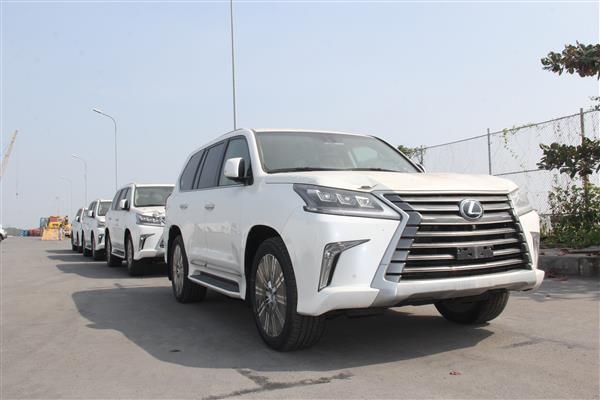 toyota nhap o to kieu nua nac nua mo hai quan cung kho