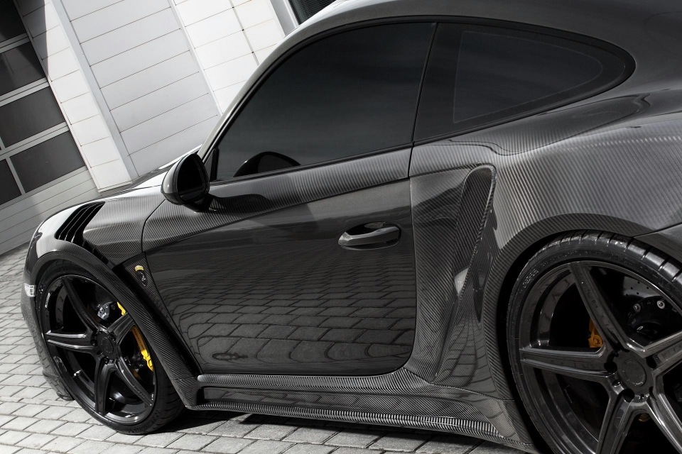 soc manh voi porsche 911 turbo s phien ban thuan carbon