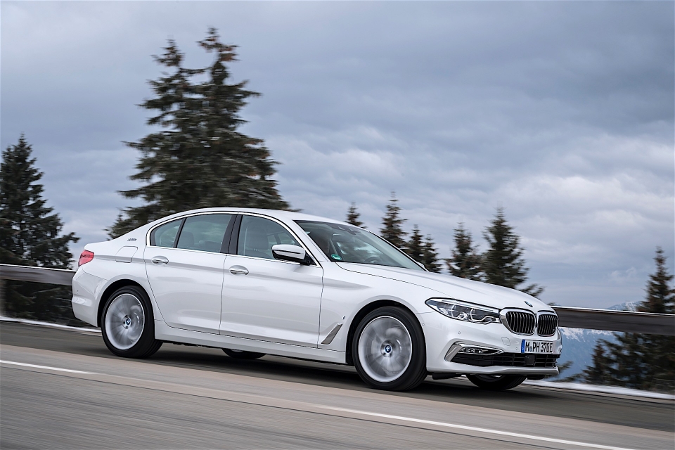 BMW 530e iPerformance có mức tiêu thụ nhiên liệu chỉ 1,9L/100km