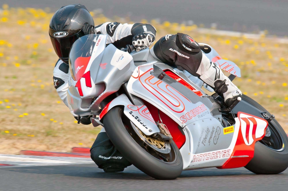 MotoGP sẽ mở hạng đua mô tô điện từ mùa giải 2019