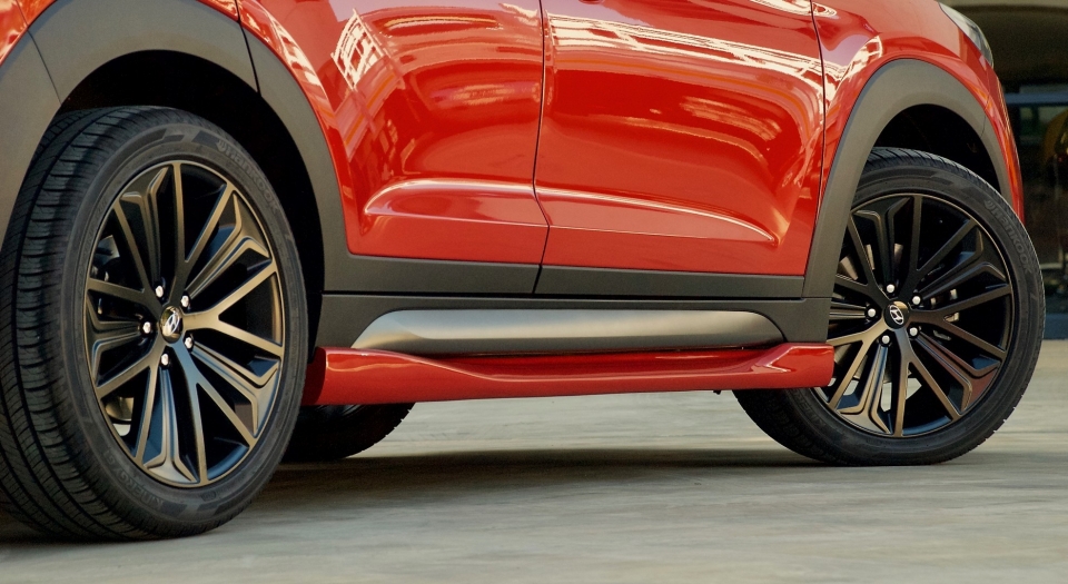 hyundai trinh dien tucson sport voi bodykit va dong co 204 ma luc