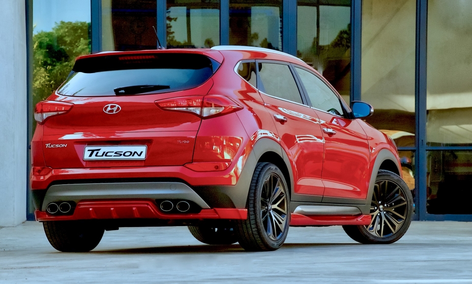 hyundai trinh dien tucson sport voi bodykit va dong co 204 ma luc