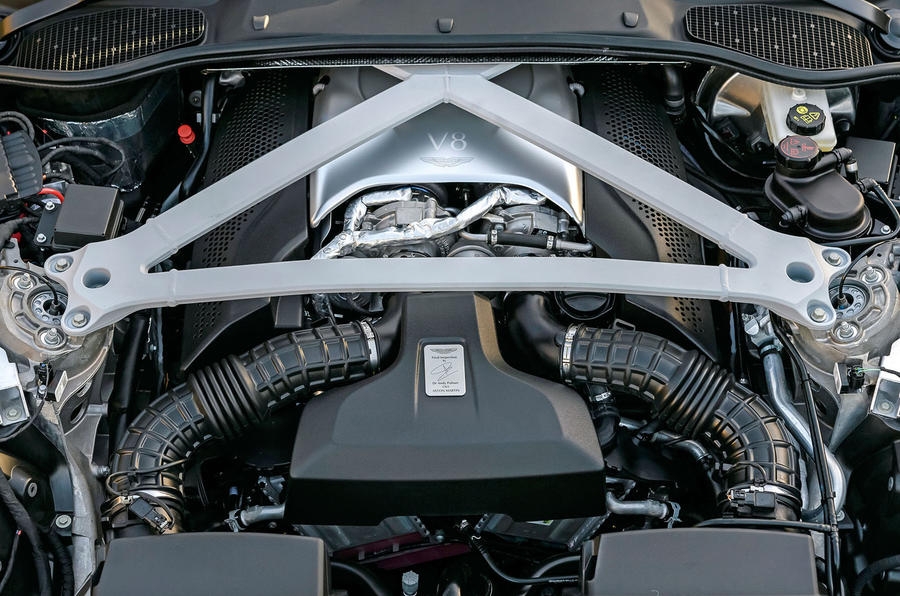 aston martin db11 co them bien the voi dong co v8 cua mercedes amg