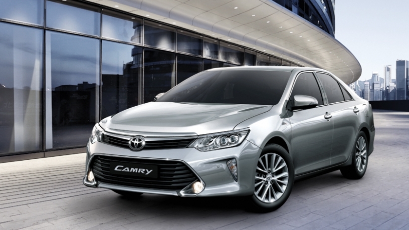 Toyota Việt Nam "lên đời" Camry với đèn pha LED