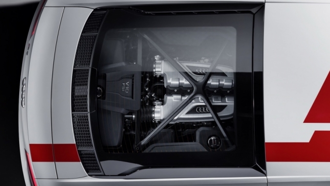 Audi bỏ động cơ V10 và W12 để tập trung vào hệ truyền động điện