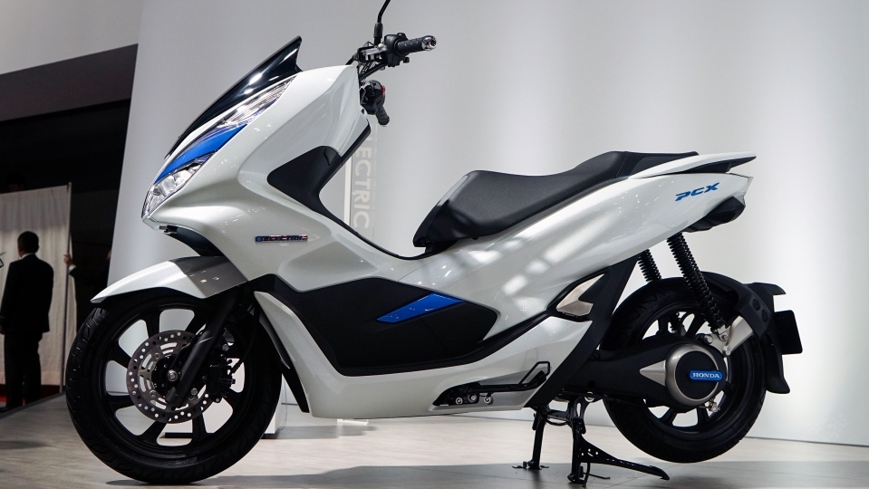 [Tokyo 2017] Honda PCX Hybrid và Electric: xe máy lai đầu tiên trên thế giới