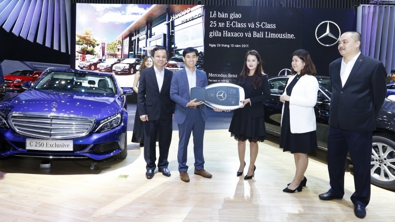 Mercedes-Benz Việt Nam bàn giao 25 xe E-Class và S-Class cho đối tác Bali Limousine