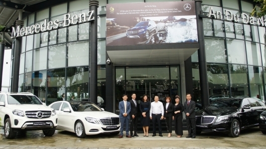 Mercedes-Benz Việt Nam bàn giao đội xe sang cho dịch vụ đưa đón Parrot Luxury Cars