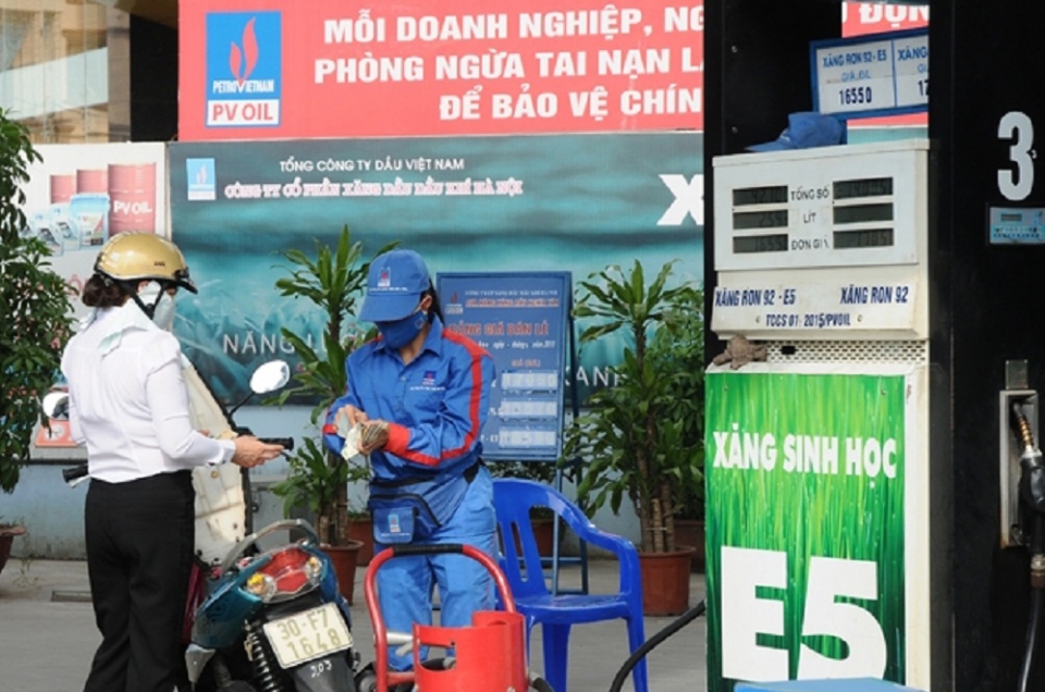 xang e5 toan canh vai tro cua con ethanol voi o to xe may