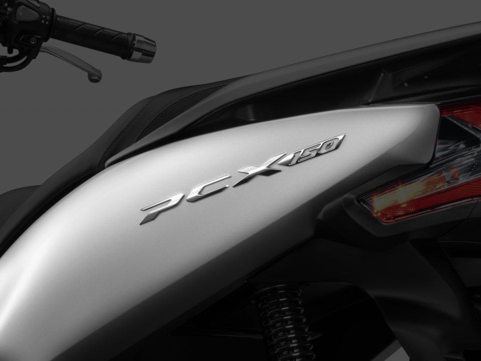Honda PCX 2018 có giá từ 56,5 triệu đồng